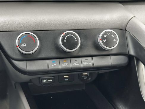 Used 2023 Hyundai Elantra SE FWD image 26