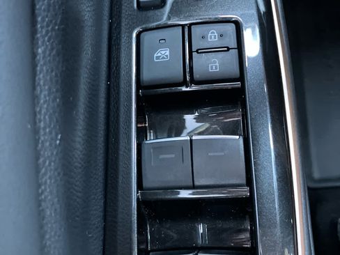 Used 2025 Toyota Crown Platinum image 13