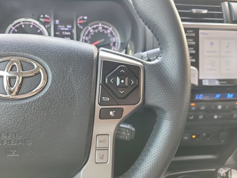 Used 2022 Toyota 4Runner Limited AWD/4WD image 31