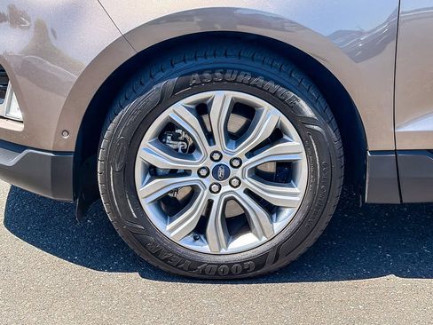 Used 2019 Ford Edge Titanium w/ Equipment Group 301A AWD/4WD image 7