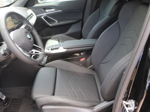 Certified 2025 BMW X1 xDrive28i w/ M Sport Package image 15