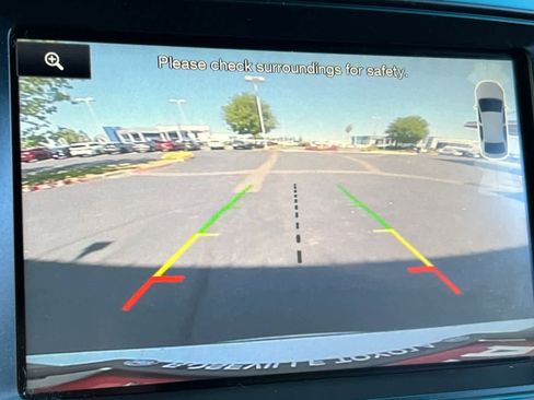Used 2016 Ford Explorer XLT w/ Equipment Group 202A AWD/4WD image 22