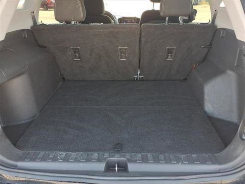 Used 2022 GMC Terrain SLE w/ Driver Convenience Package image 14