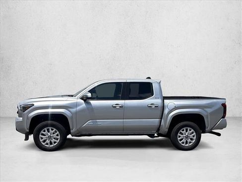 Certified 2026 Toyota Tacoma SR5 AWD/4WD image 8