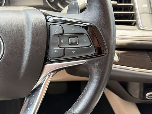 Used 2023 Buick Enclave Essence AWD/4WD image 25