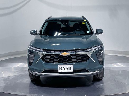 Used 2025 Chevrolet Trax LT w/ Driver Confidence Package FWD image 9