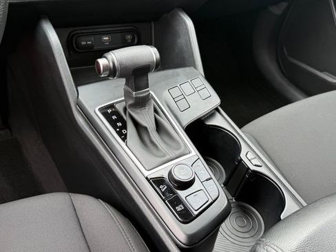 Used 2025 Kia Sportage LX FWD image 20
