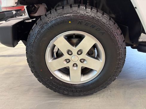 Used 2012 Jeep Wrangler Rubicon w/ PWR Convenience Group AWD/4WD image 22