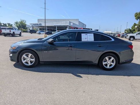 Used 2020 Chevrolet Malibu LS image 2