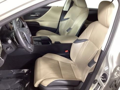 Used 2019 Lexus ES 350 w/ Accessory Package FWD image 10