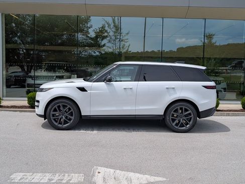 New 2026 Land Rover Range Rover Sport SE AWD/4WD image 2