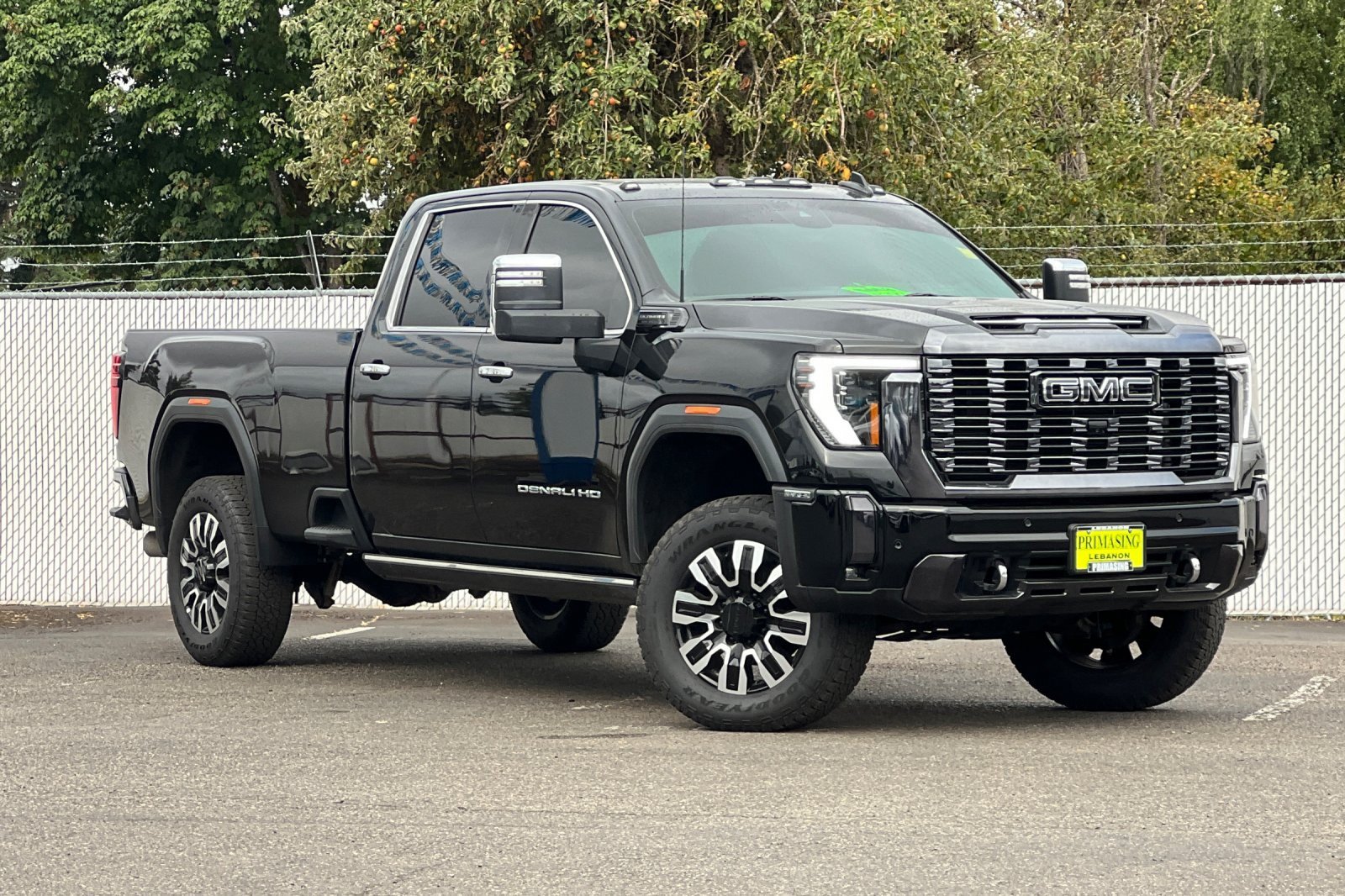 Used 2024 GMC Sierra 3500 Denali Ultimate AWD/4WD image 2