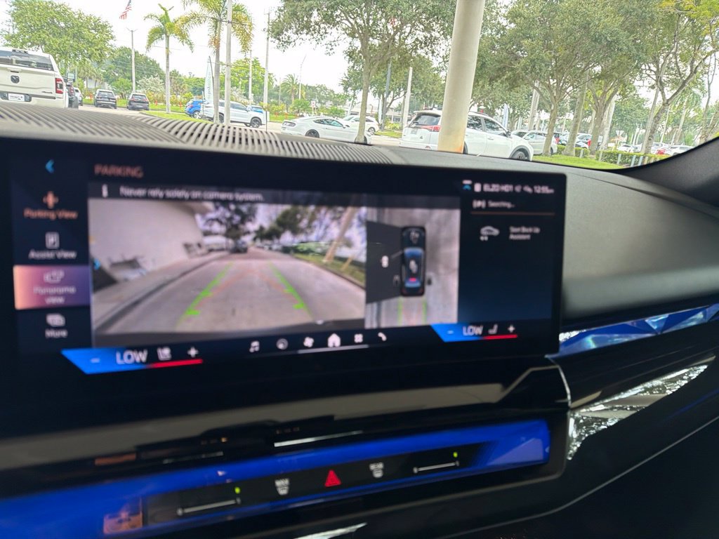 Used 2024 BMW i5 eDrive40i w/ Premium Package RWD image 10