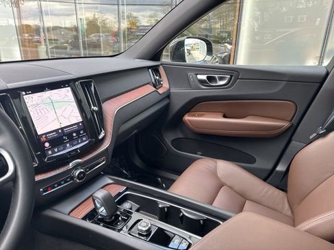 Certified 2025 Volvo XC60 B5 Plus AWD/4WD image 20