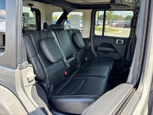 Used 2023 Jeep Wrangler Unlimited Sahara AWD/4WD image 53
