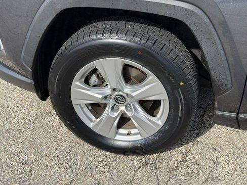 Used 2019 Toyota RAV4 XLE w/ Convenience Package AWD/4WD image 9