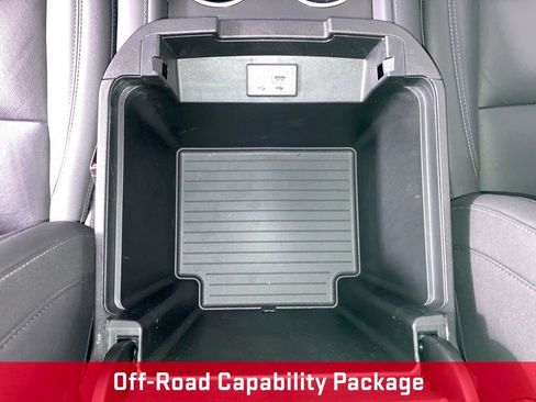 Used 2023 Chevrolet Tahoe Z71 w/ Luxury Package image 13