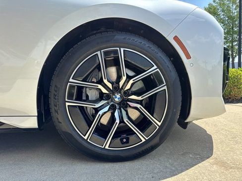 Used 2025 BMW 740i xDrive AWD/4WD image 29