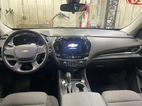 Used 2020 Chevrolet Traverse LT w/ Driver Confidence II Package AWD/4WD image 18