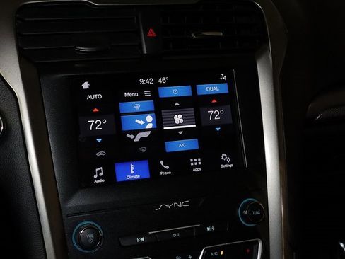 Used 2019 Ford Fusion SE image 19