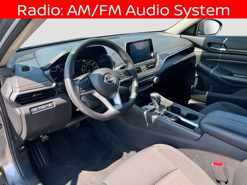 Used 2025 Nissan Altima 2.5 SV FWD image 9