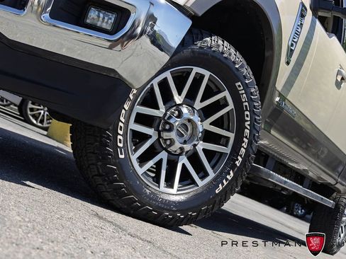 Used 2018 Ford F250 Lariat w/ Lariat Value Package AWD/4WD image 13