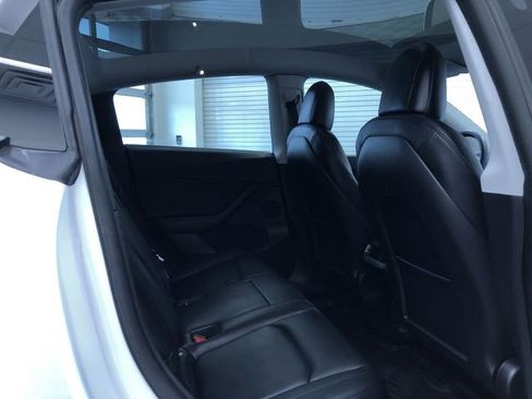 Used 2021 Tesla Model Y Long Range AWD/4WD image 21