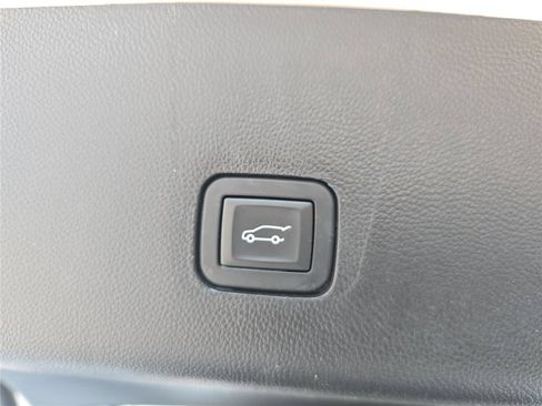 Used 2019 Chevrolet Traverse Premier w/ Redline Edition AWD/4WD image 15