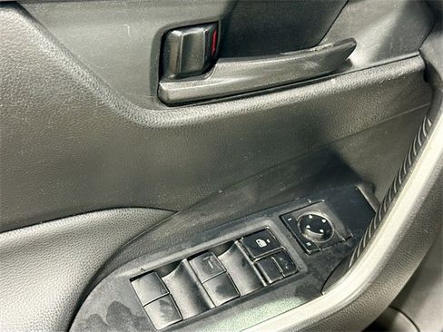 Used 2020 Toyota RAV4 LE image 19