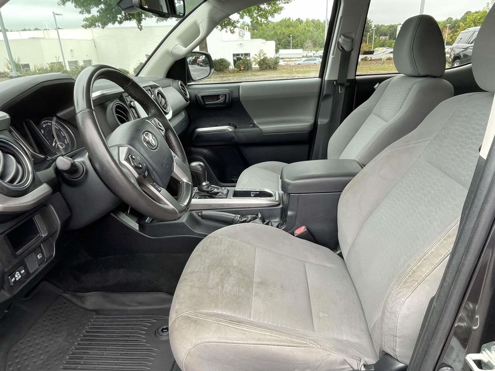 Used 2019 Toyota Tacoma SR5 RWD image 13