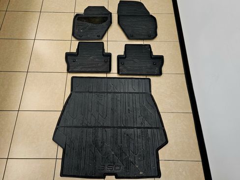 Used 2018 Volvo S60 T5 Dynamic w/ Protection Package image 41