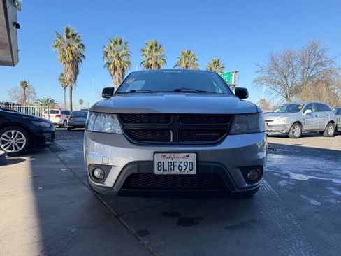 Used 2019 Dodge Journey SE image 5