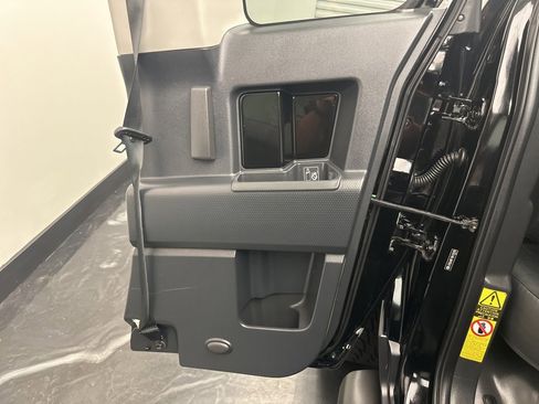 Used 2011 Toyota FJ Cruiser 4WD image 12