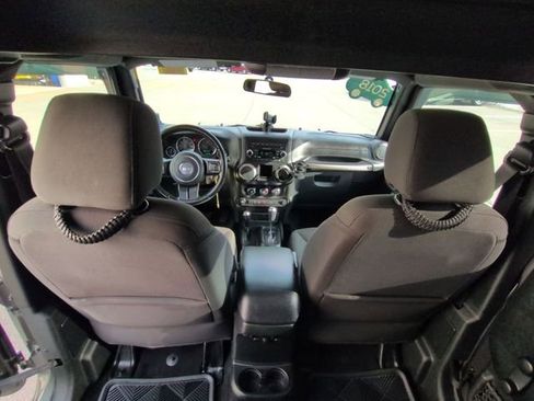 Used 2018 Jeep Wrangler Unlimited Sport w/ Connectivity Group image 17