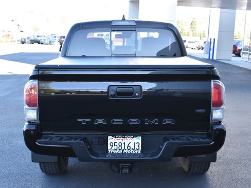 Used 2022 Toyota Tacoma TRD Sport w/ TRD Premium Sport Package image 7