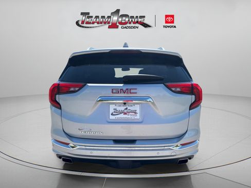 Used 2018 GMC Terrain Denali w/ Advanced Safety Package FWD image 9