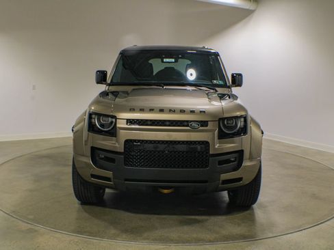 New 2026 Land Rover Defender 110 AWD/4WD image 9