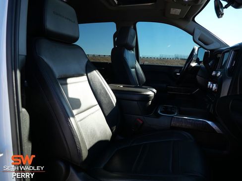 Used 2022 GMC Sierra 3500 Denali w/ Denali Ultimate Package image 20