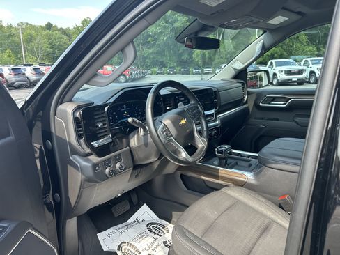 Used 2023 Chevrolet Silverado 1500 LT AWD/4WD image 15