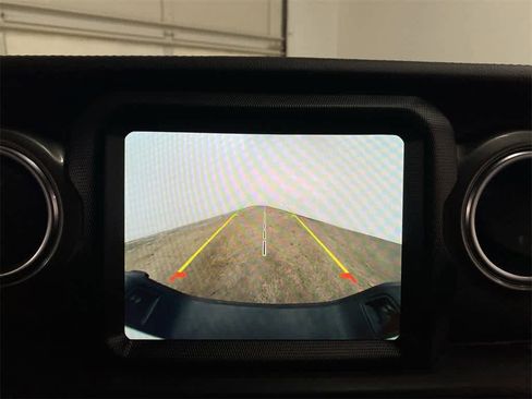 Used 2023 Jeep Gladiator Overland image 25