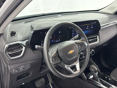 Used 2024 Chevrolet TrailBlazer LT w/ Convenience Package image 35