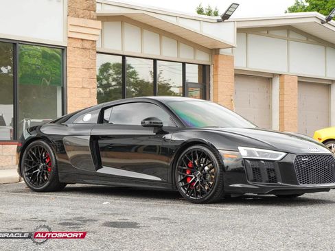 Used 2017 Audi R8 V10 w/ Carbon Exterior Package AWD/4WD image 9