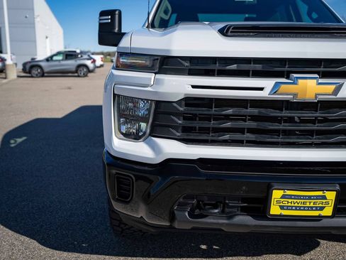 Used 2024 Chevrolet Silverado 2500 Custom w/ Custom Convenience Package AWD/4WD image 4