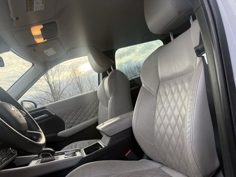 Used 2022 Mitsubishi Outlander SEL image 12