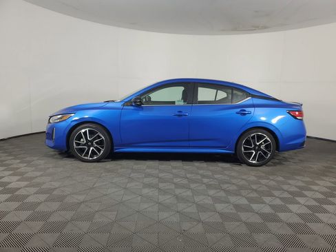 Used 2024 Nissan Sentra SR w/ SR Premium Package image 7