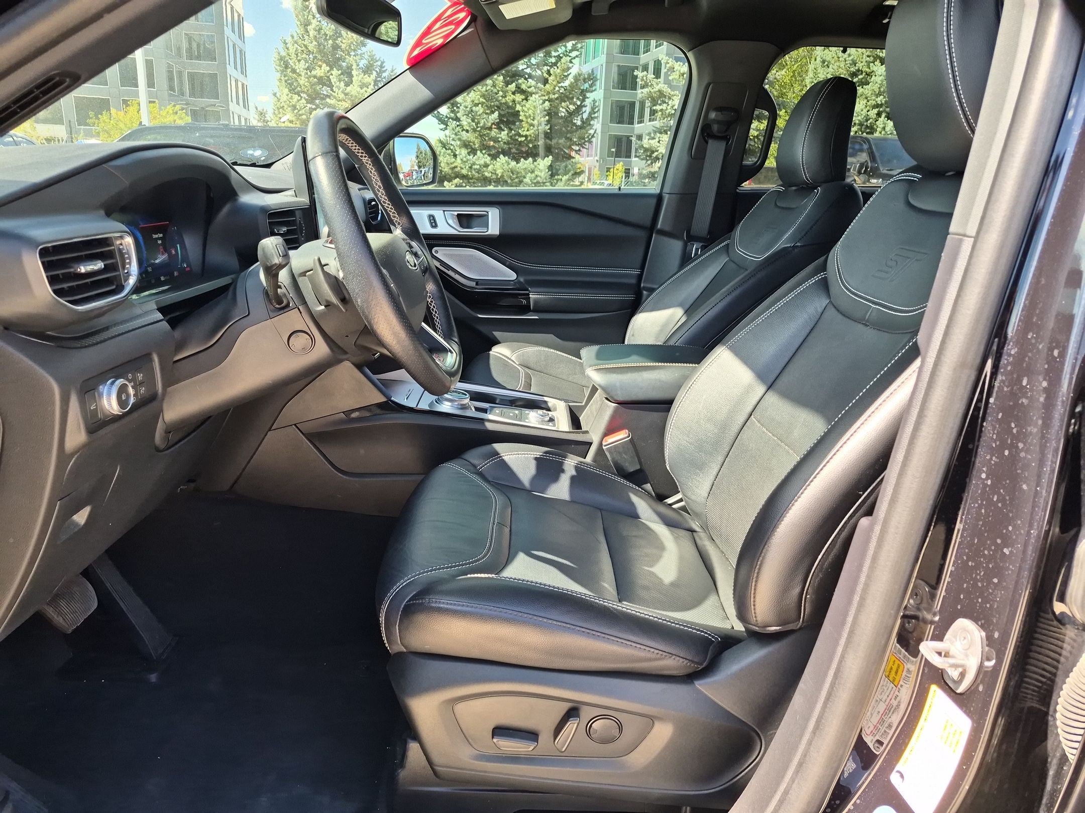 Used 2022 Ford Explorer ST w/ Equipment Group 401A AWD/4WD image 25