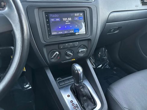 Used 2012 Volkswagen Jetta SE image 29