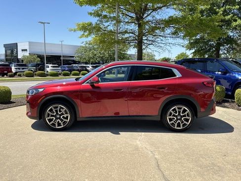 Certified 2025 BMW X2 xDrive28i AWD/4WD image 2