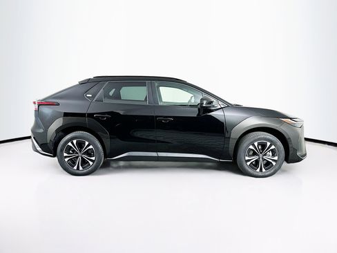 Used 2023 Toyota bZ4X XLE w/ Weather Package AWD/4WD image 10