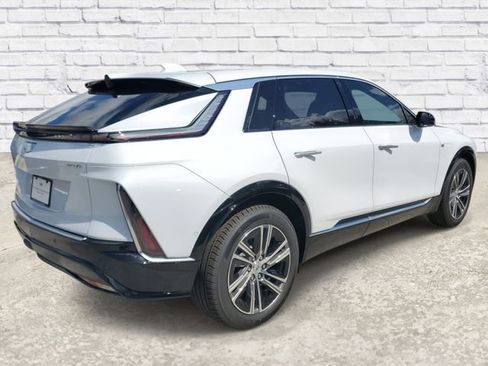 New 2026 Cadillac Lyriq Luxury RWD image 3
